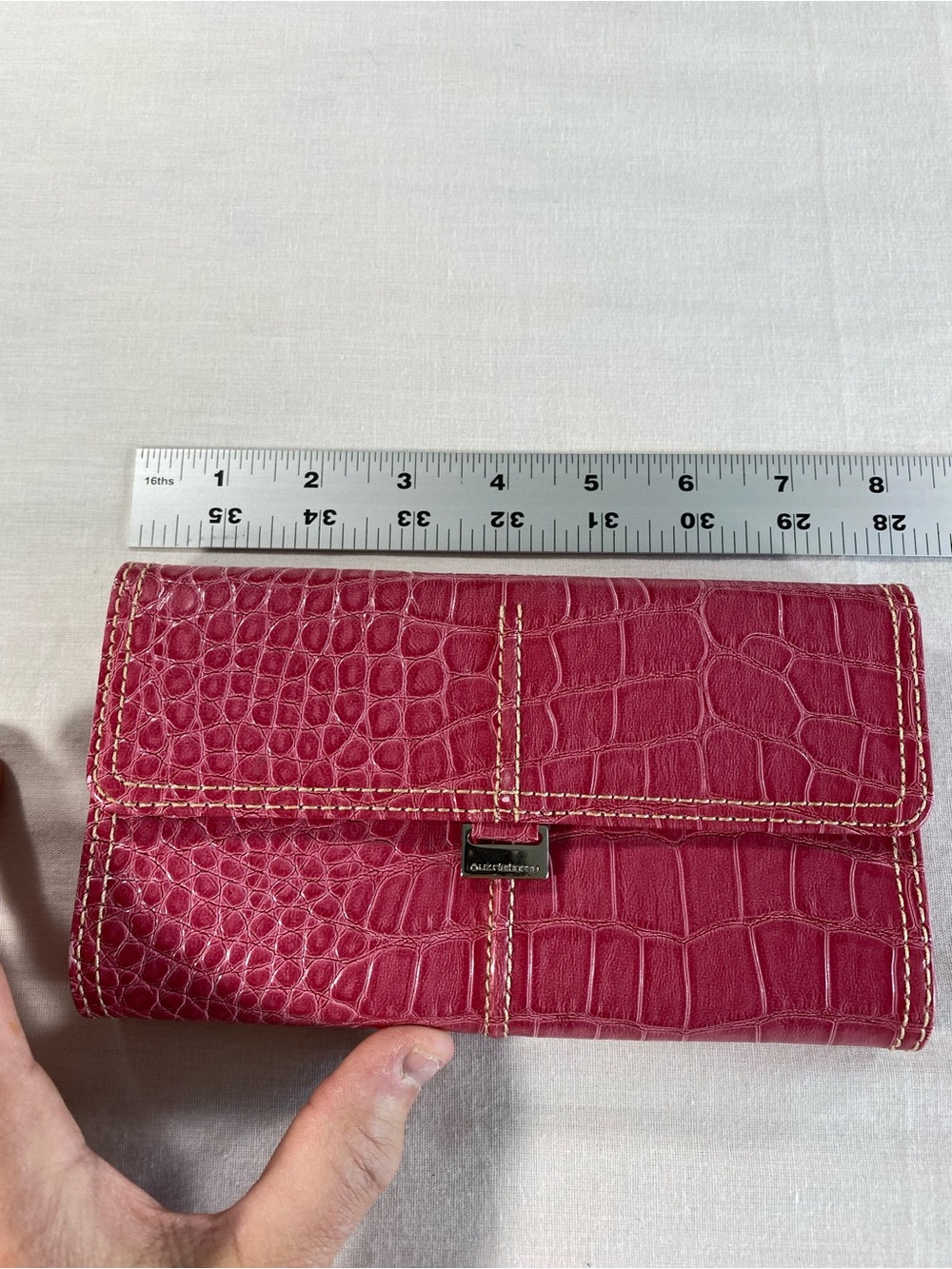 Liz Claiborne Pink Croc Embossed Wallet Billfold